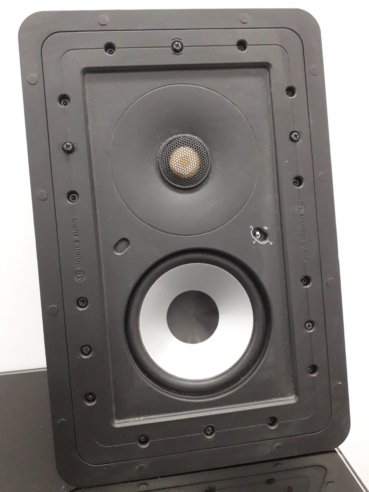 ����� ���� �� ���� ������ MONITOR AUDIO CPWT150 ������